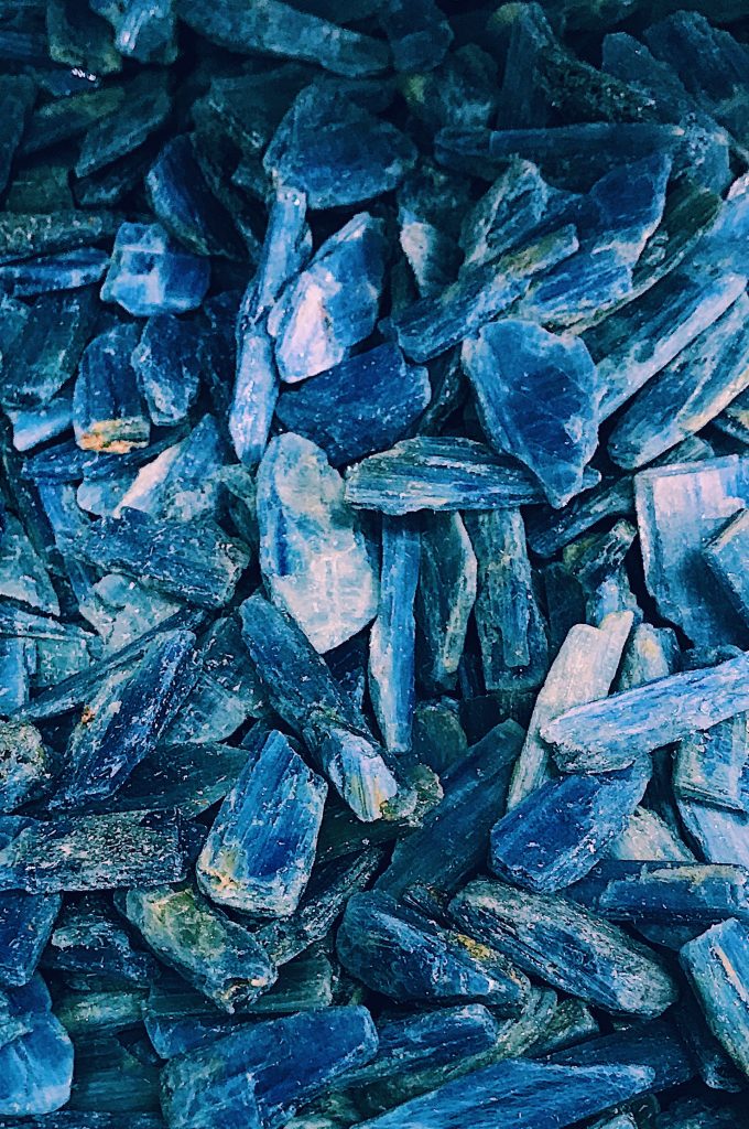 Cianita azul, espada de são miguel arcanja Kristaloterapia cristal cristaloterapia semijoia cristaloterapia